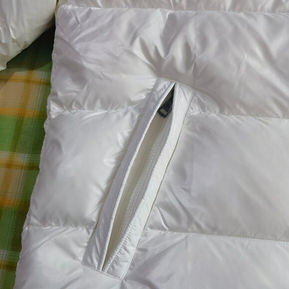 Lightweight Short Simple Moncler Down Jacket - Picture 4 of 10